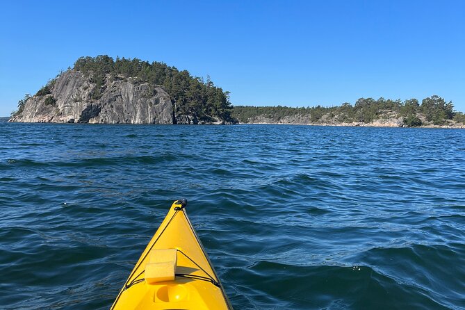 2-Day Kayak Tour in the Stockholm Archipelago - The afternoon paddle and a shoreline campsite