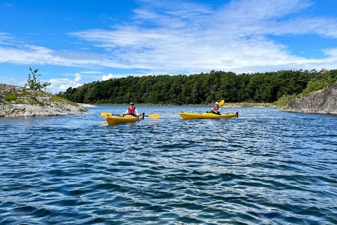 2-Day Kayak Tour in the Stockholm Archipelago - The first two hours on calm archipelago water
