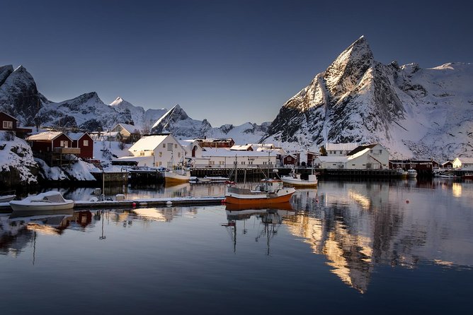2- Day Lofoten Top Highlights Photo Tour - The van, group size, and comfort