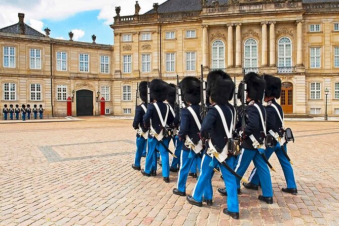 2-Hour Walking Introduction to Copenhagen and its Main Sights - Starting at City Hall Square