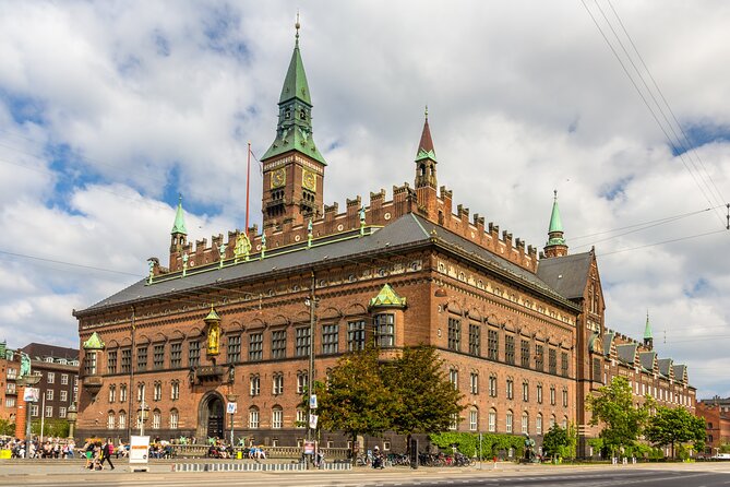 2-Hour Walking Introduction to Copenhagen and its Main Sights - Nyhavn and Amalienborg