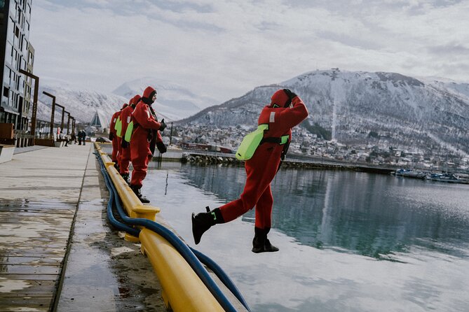 2 Hours Urban Arctic Floating Activity in the Harbours of Tromsø - Choosing the 2 to 3 meter dock jump