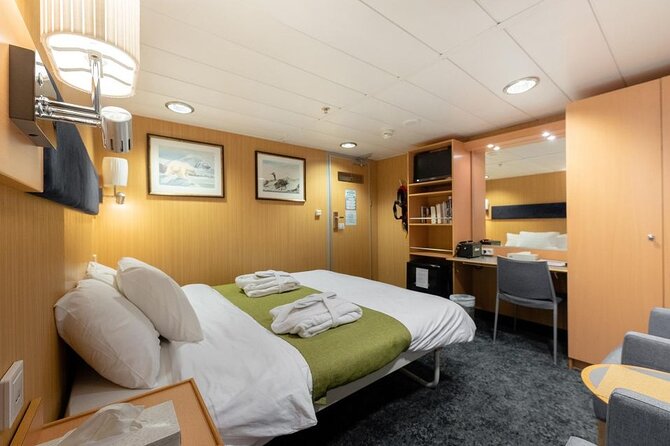 24hr Northern Lights & Whale Watching Cruise - Sleeping aboard in a warm cabin