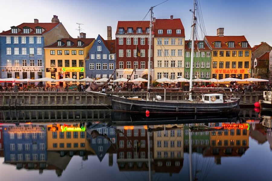 3-Hour Private Copenhagen Walking Tour - Amalienborg Palace and the Marble Church