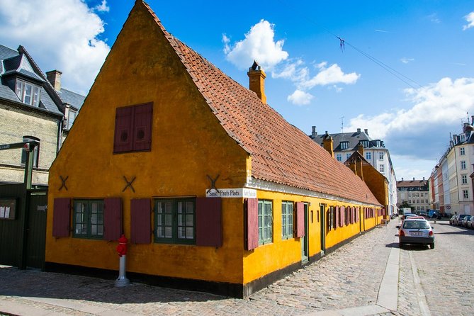 3h walking tour, small group max 10 people Copenhagen - Amagertorv and the medieval city center