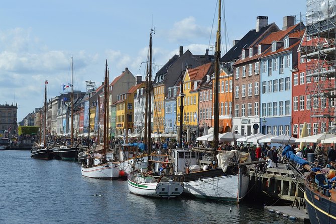 3h walking tour, small group max 10 people Copenhagen - Nyhavn and Copenhagen’s postcard view