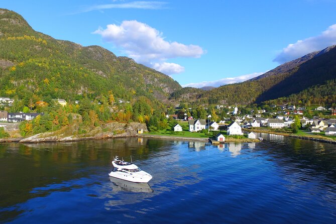 4 Day Bergen - Hardangerfjord private fjord-cruise - Day three: waterfalls, wooden boats, and the quiet Fyksesund branch