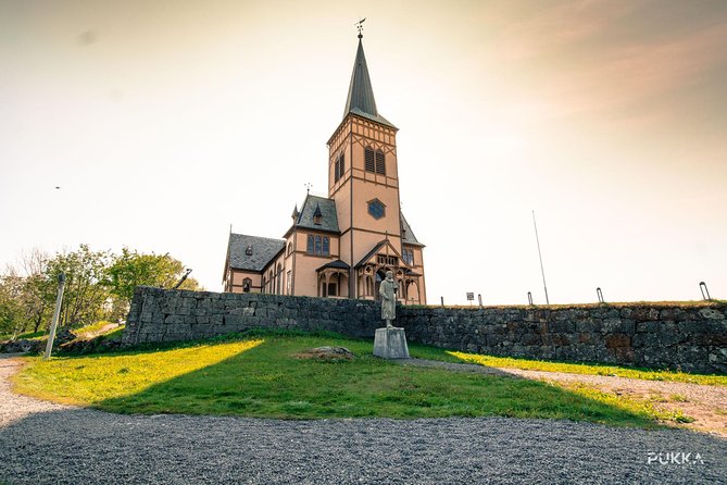 5 Highlights Of Lofoten From Svolvær - Henningsvær, art, seafood, and the famous football field