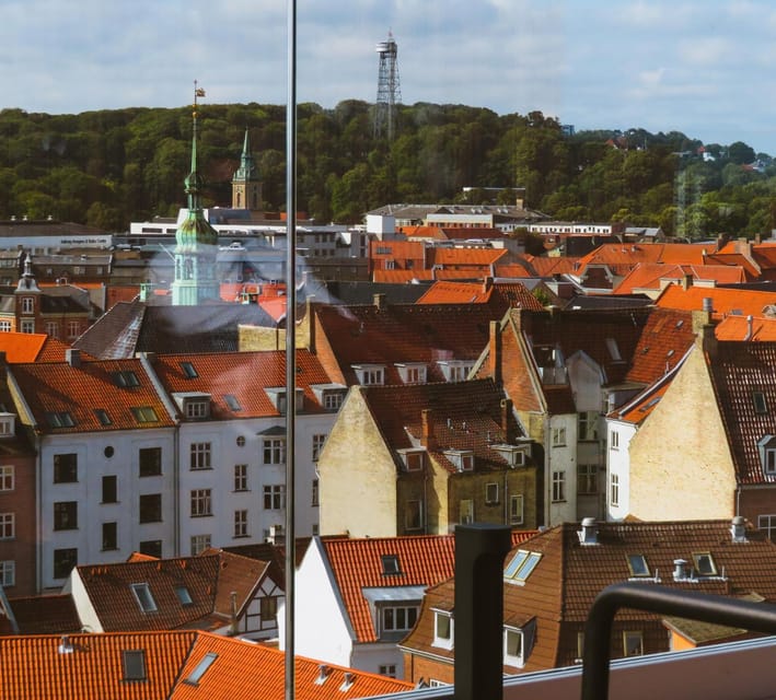 Aalborg: Express Walk with a Local in 60 minutes - Key points at a glance