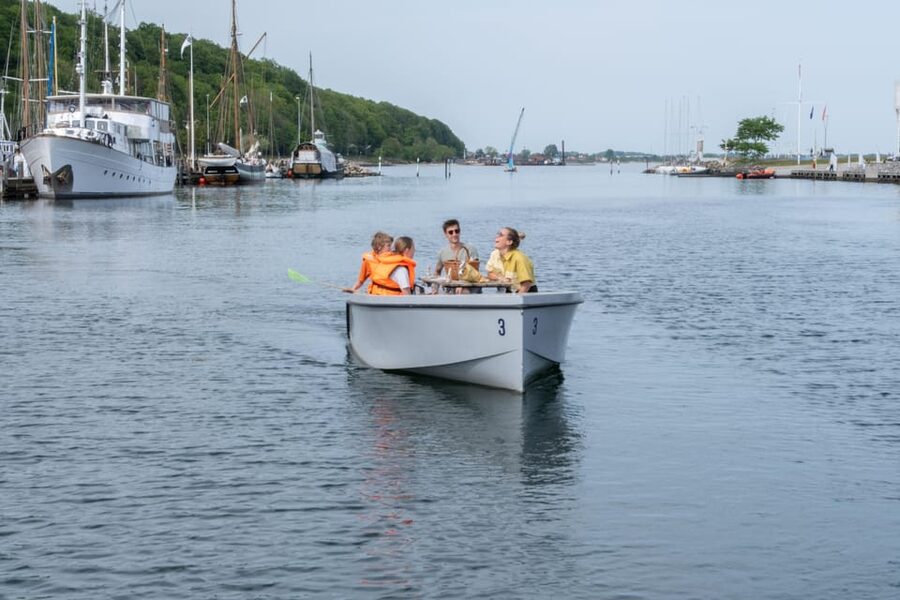 Aarhus: 1 or 1,5 Hour Boat Rental - No License Required - Who will enjoy this most?