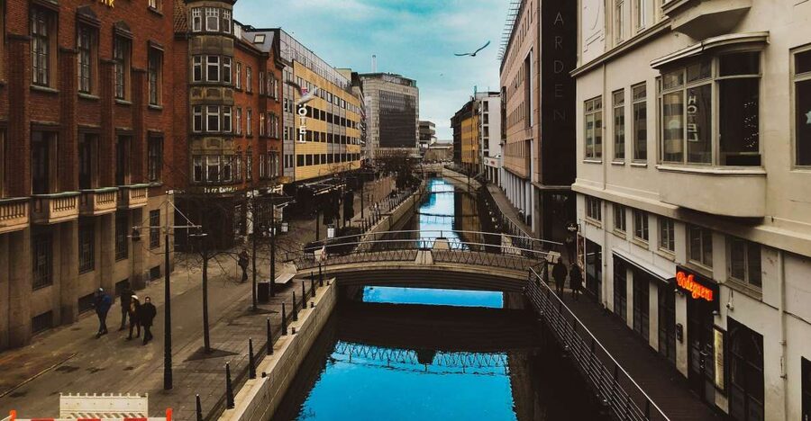 Aarhus: Express Walk with a Local in 60 minutes - What the one-hour format gives you, and what it cannot