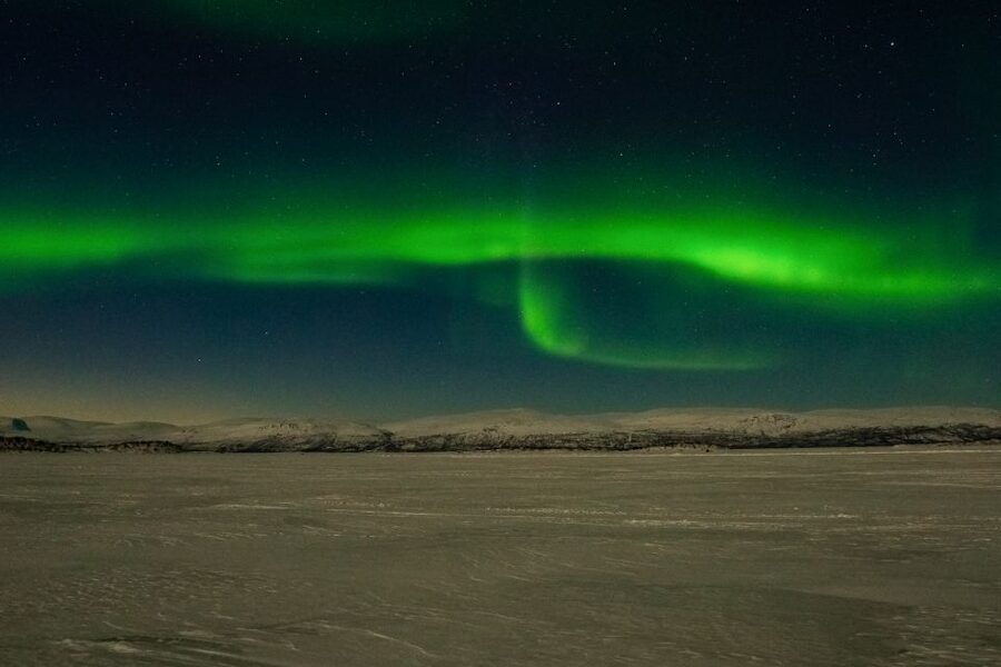 Abisko: Aurora Snowshoeing - A quiet Arctic night, not just an aurora hunt