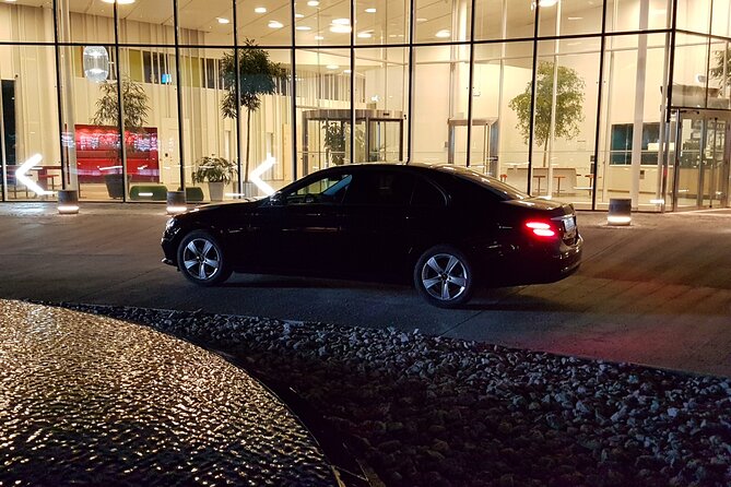 Airport Limousine Transfer: Arlanda Airport to Stockholm City 1-7 Passengers - Who gets the best value from this transfer