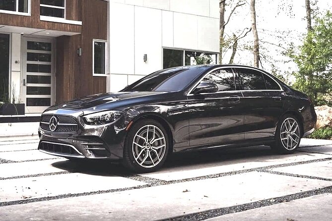 Airport Transfer: Airport ARN to Stockholm by Business Car - What the airport meeting should feel like