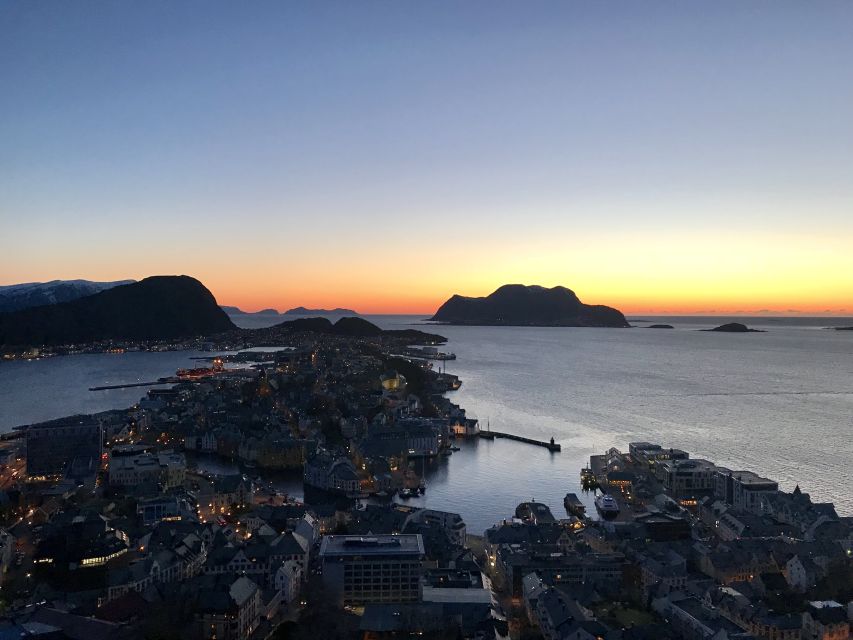 Ålesund: Ålesund and Surrounding Islands Audio Guide Tour - Weather, walking, and who should skip it