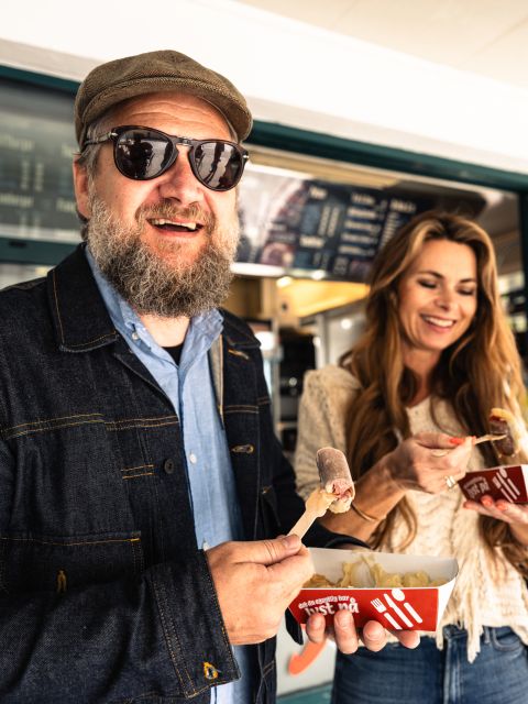 Ålesund: Guided Food Walking Tour - Starting at the town hall square