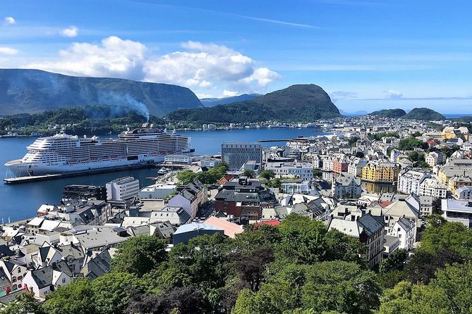 All Alesund Highlights in one tour - Aksla Mountain and the story of the 1904 fire