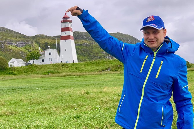 All Alesund Highlights in one tour - Atlantic Sea-Park: cold-water fish, penguins, and otters