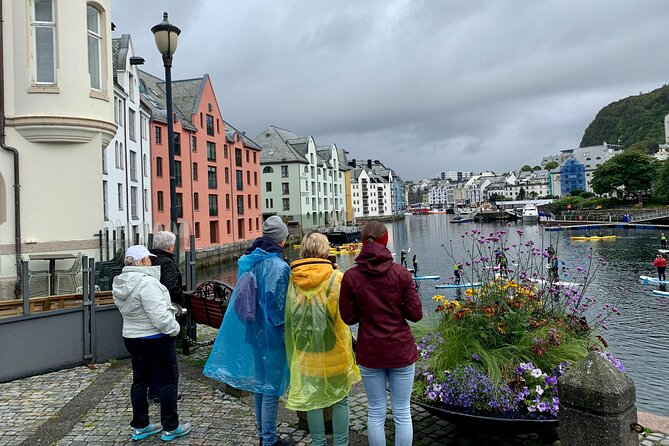 Amazing city walk in Ålesund - Aalesund Church and miracle-city stories