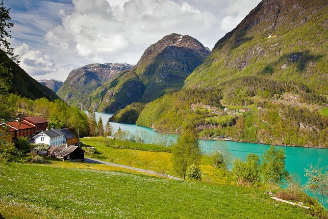AMAZING HARDANGER FJORD: Private guided round trip from Bergen, 10 hours - Why this Bergen to Hardangerfjord day is different