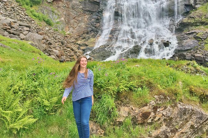 AMAZING HARDANGER FJORD: Private guided round trip from Bergen, 10 hours - Vøringsfossen, the day’s big payoff
