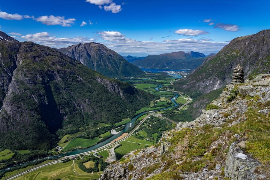 Andalsnes: Bike & Hike Adventure to Litlefjellet Summit - Trading the e-bike for the Litlefjellet path