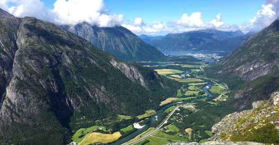 Åndalsnes - Trollstigen & Trollwall Audio Guid Bus Tour - Audio guide, coach comfort, and what to bring