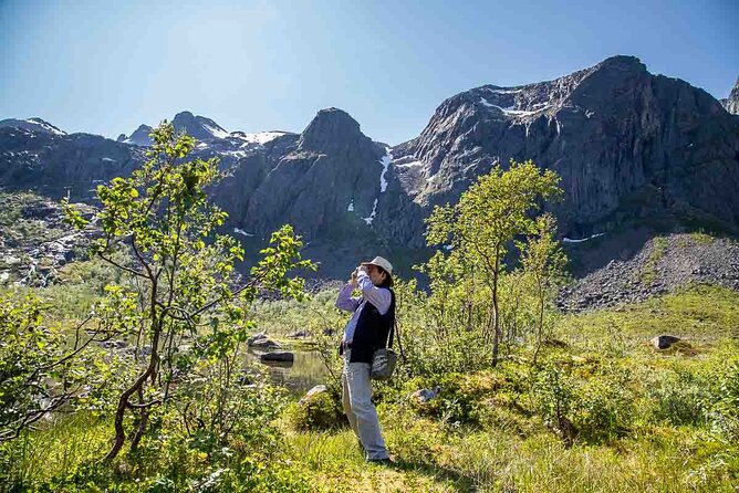 Arctic Landscapes Hiking, Sightseeing & Snowshoeing Private Tour - Nico as guide, driver, and photographer