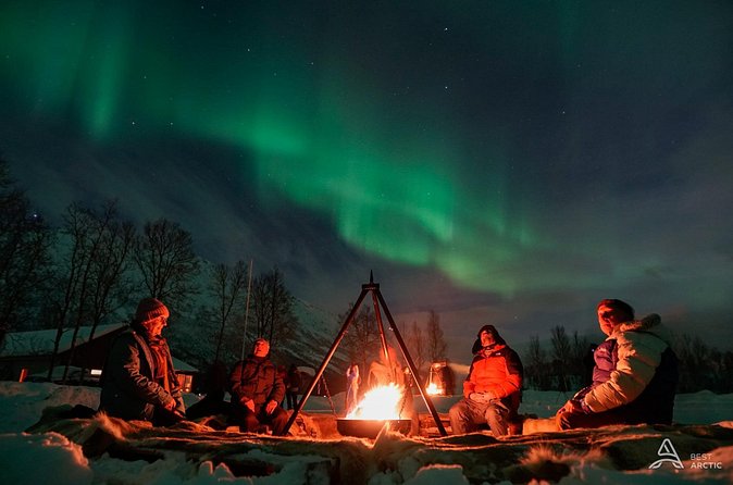 Aurora Safari Chase by big bus, free Photos, toilet onboard - Photography help and the free photo offer
