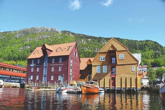 Bergen City Cruise - Skuteviken, Sandviken, and older wooden homes