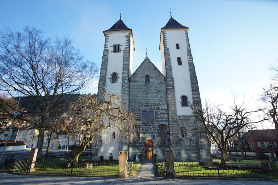 Bergen: City Tour on Foot - From the Fish Market to Bergen’s maritime center