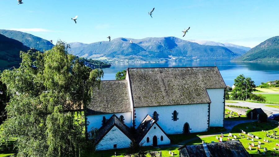 Bergen: Cruise to beautiful Rosendal by the Hardangerfjord - Baroniet Rosendal and the Folgefonn Centre