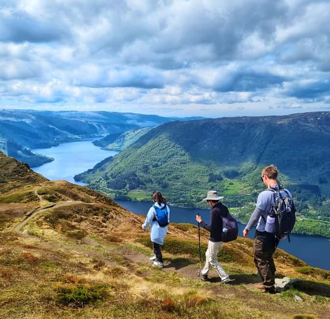 Bergen: Fjord Hiking - Public tour - Leaving central Bergen for the high fjord country