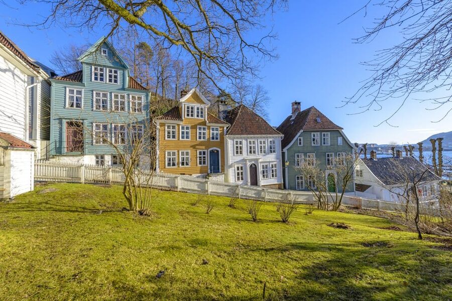 Bergen: Guided Car Tour with Old Bergen Museum & Fantoft … - What the car and private format change