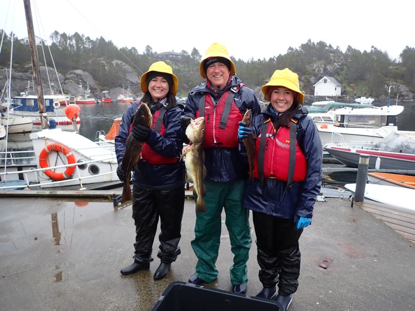 Bergen: Guided Fishing Tour with Outdoor Cooking - About 90 minutes of fishing outside Bergen