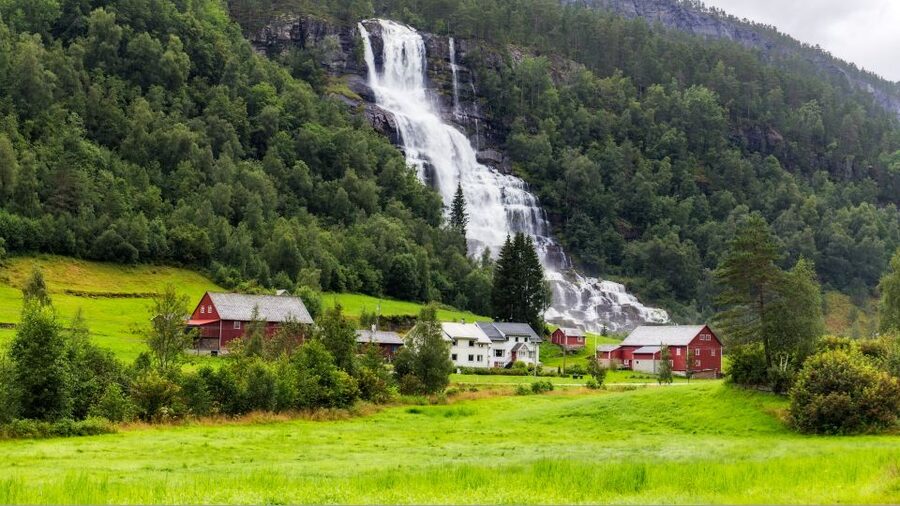 Bergen: Guided Fjord & Glacier Tour to Fjærland - Tvindefossen, the final waterfall stop