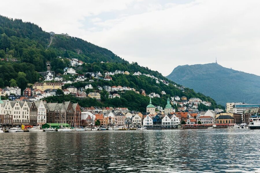 Bergen: Guided Minibus Tour with Photo Stops - Why a minibus works so well in Bergen
