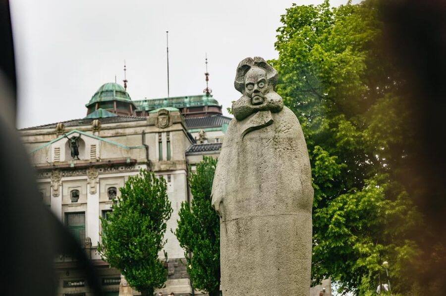 Bergen: Guided Minibus Tour with Photo Stops - The city beyond the postcard