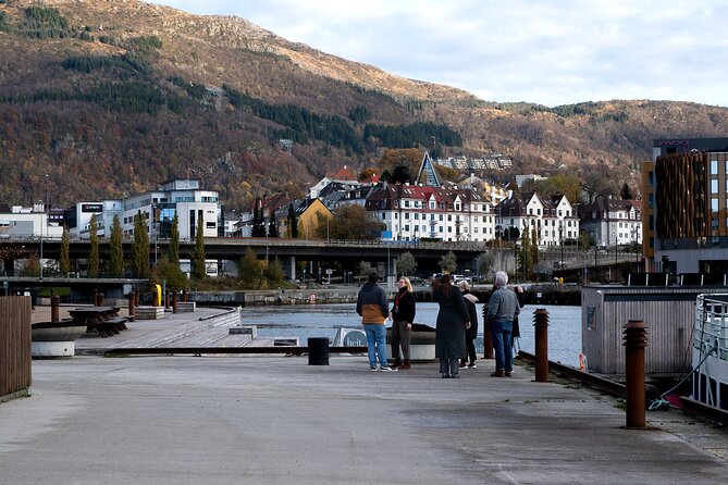 Bergen: Guided Tour by Minibus with Local Guide & Photostops - Nygårdsparken brings in the university district