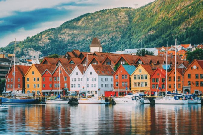 Bergen: Mostraumen Fjord Cruise - Timing your cruise around a ship visit