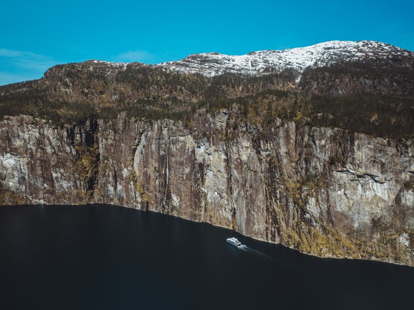 Bergen: Mostraumen Fjord & Waterfall Cruise - What the boat is like for a four-hour trip