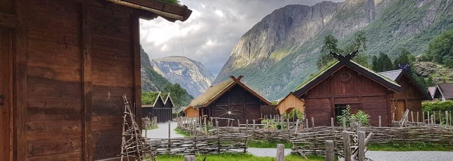 Bergen: Nærøyfjord Cruise and Flåm Railway Ride to Oslo - Njardarheimr Viking Village before the fjord