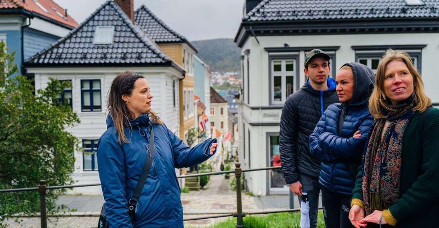 Bergen: Nordnes Neighborhood Hidden Gems Walking Tour - Norwegian merchants and 500-year-old cellars