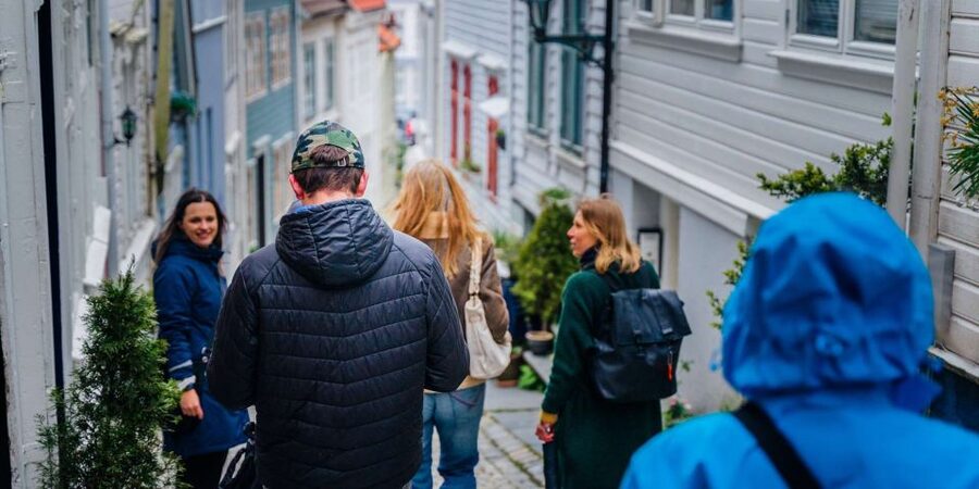 Bergen: Nordnes Neighborhood Hidden Gems Walking Tour - Narrow lanes, old houses, and the prettiest street