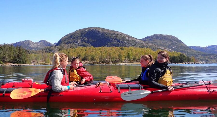 Bergen: Øygarden Islets Guided Kayaking Tour - Safety instruction before the first stroke