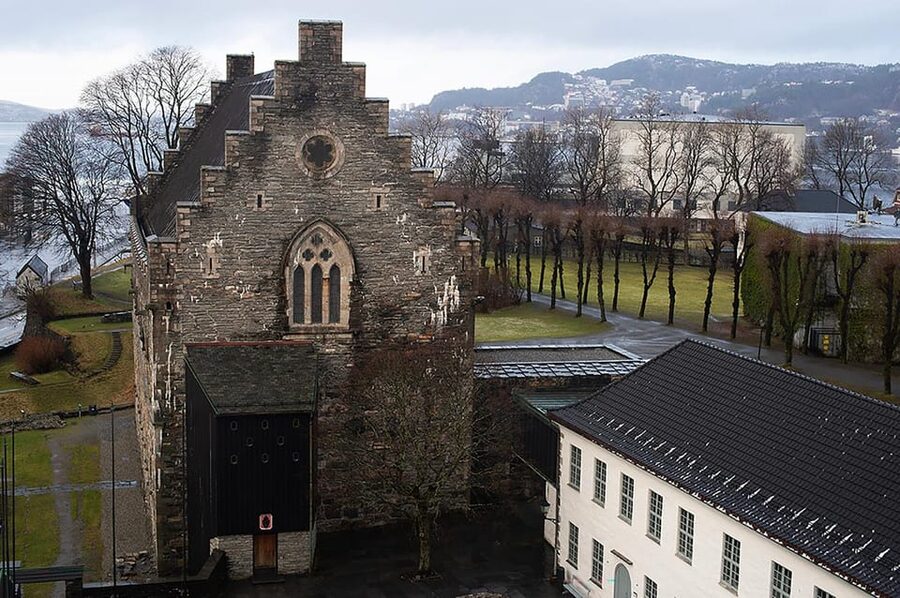 Bergen: Private tour in your own language - Bryggen explains Bergen’s place in European trade