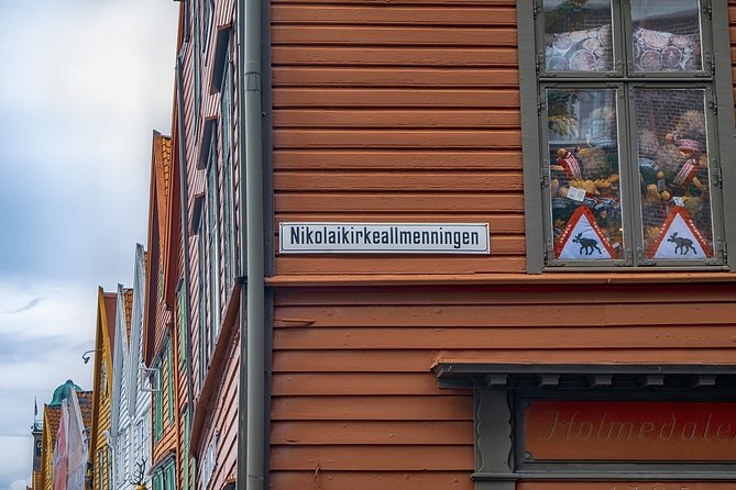 Bergen Private Walking Tour With A Professional Guide - How the two-hour length affects the experience