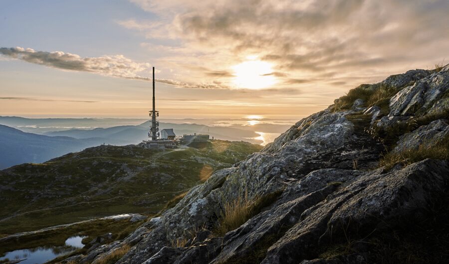 Bergen: Round-Trip Ulriken Cable Car Ticket - Choosing a 45-minute walk or a longer mountain outing