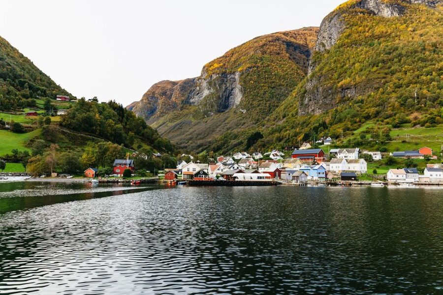 Bergen: Self-Guided Round-Trip Full-Day Excursion - Why this route packs so much into one day