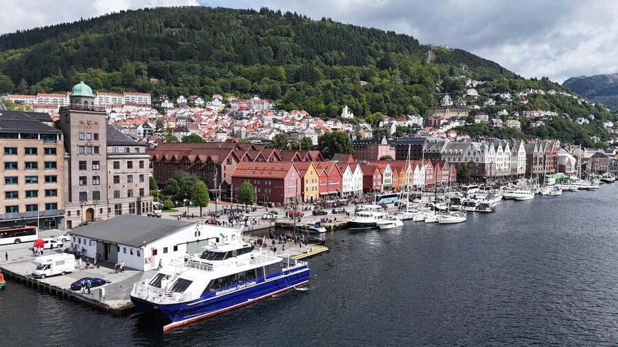 Bergen: Sightseeing Cruise of Bergen's Historic Landmarks - Why Bergen looks different from the harbour